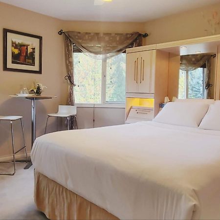 Cornerstone Bed And Breakfast Revelstoke Exteriér fotografie