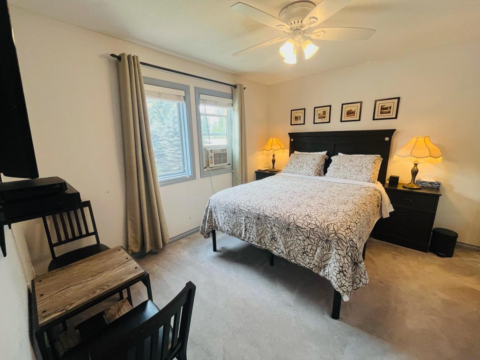 Cornerstone Bed And Breakfast Revelstoke Exteriér fotografie